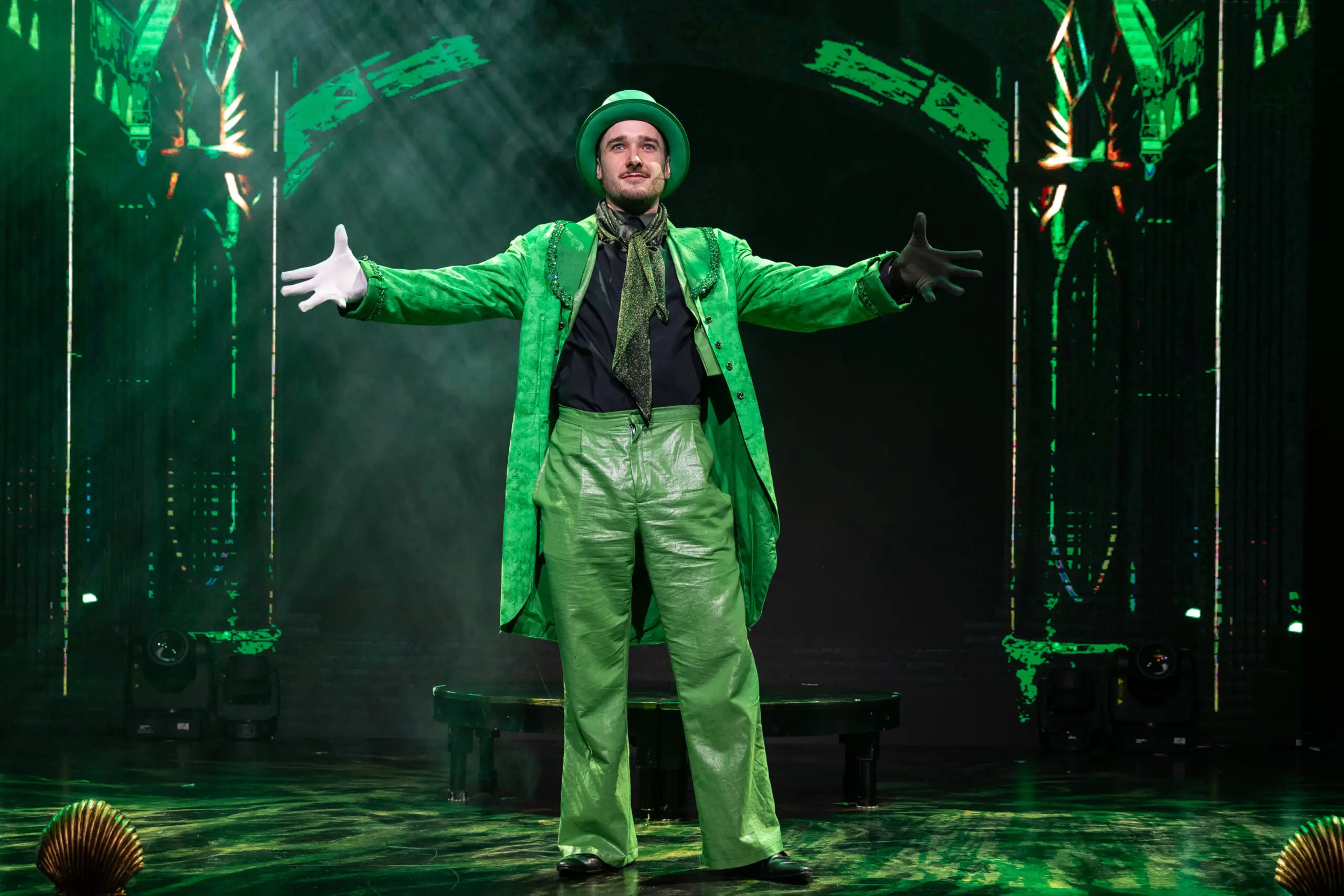 The Oz Cirque Experience in Melbourne featuring the Wizard.